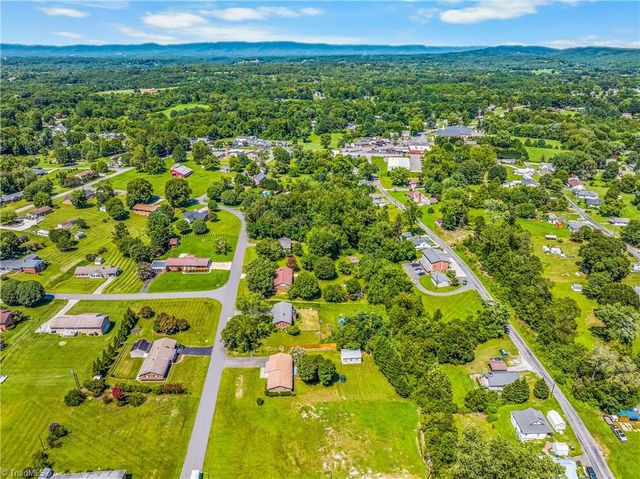 307 E Devon Drive, Mount Airy, NC 27030