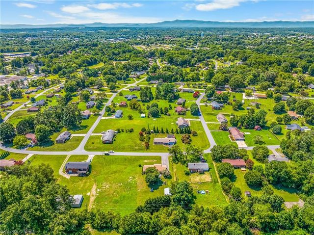 307 E Devon Drive, Mount Airy, NC 27030