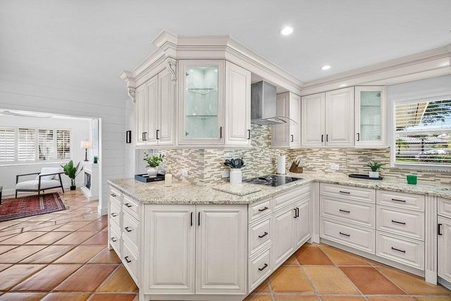 18 Bristol Lane, Boynton Beach, FL 33436