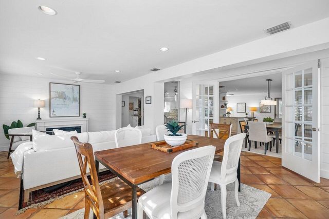 18 Bristol Lane, Boynton Beach, FL 33436