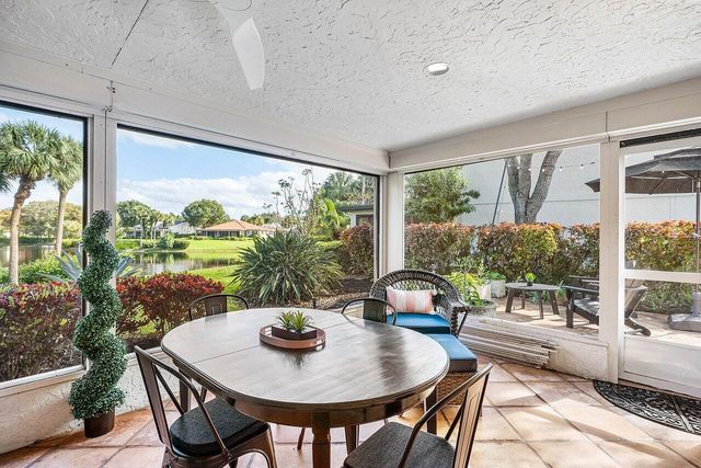 18 Bristol Lane, Boynton Beach, FL 33436