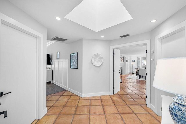 18 Bristol Lane, Boynton Beach, FL 33436