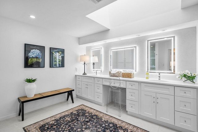 18 Bristol Lane, Boynton Beach, FL 33436
