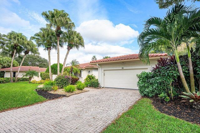 18 Bristol Lane, Boynton Beach, FL 33436