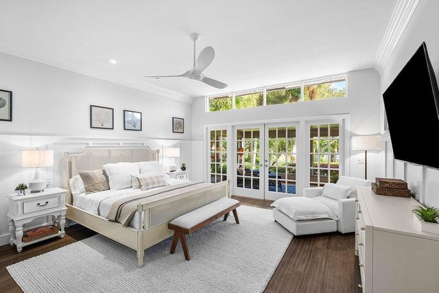 18 Bristol Lane, Boynton Beach, FL 33436