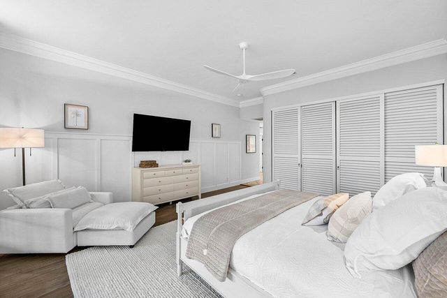 18 Bristol Lane, Boynton Beach, FL 33436