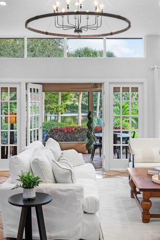 18 Bristol Lane, Boynton Beach, FL 33436
