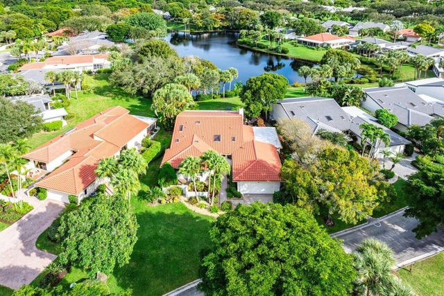 18 Bristol Lane, Boynton Beach, FL 33436