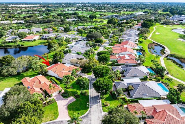 18 Bristol Lane, Boynton Beach, FL 33436