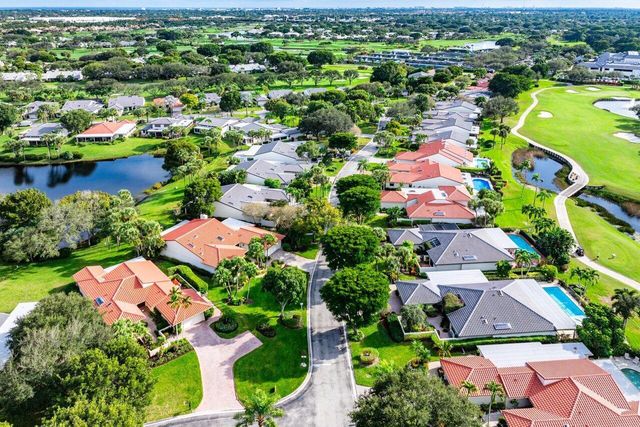 18 Bristol Lane, Boynton Beach, FL 33436