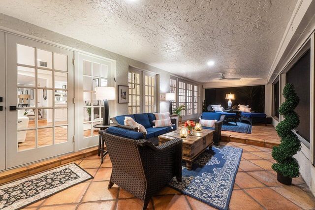 18 Bristol Lane, Boynton Beach, FL 33436