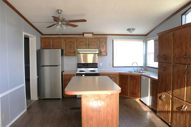 8644 Dustin Drive, Quinlan, TX 75474