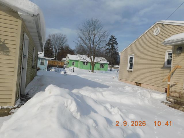 801 W Front Street, Buchanan, MI 49107