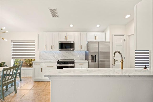 2535 Woodbourne PL, Cape Coral, FL 33991