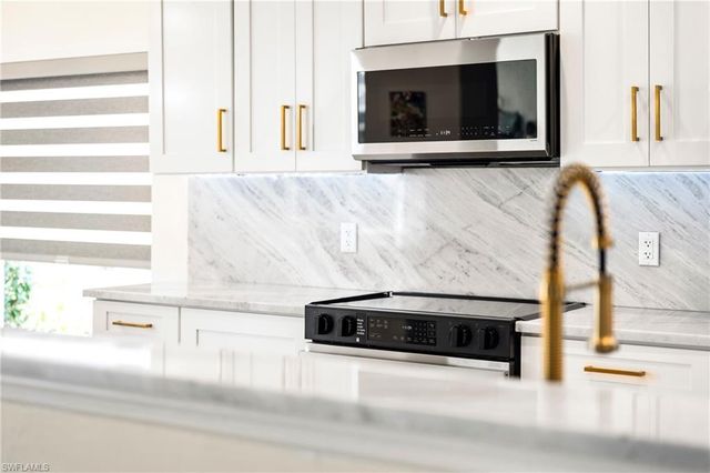 2535 Woodbourne PL, Cape Coral, FL 33991