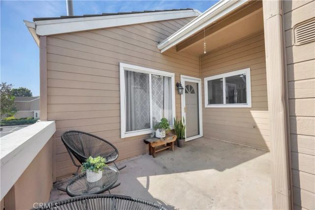 10335 W Briar Oaks A, Stanton, CA 90680