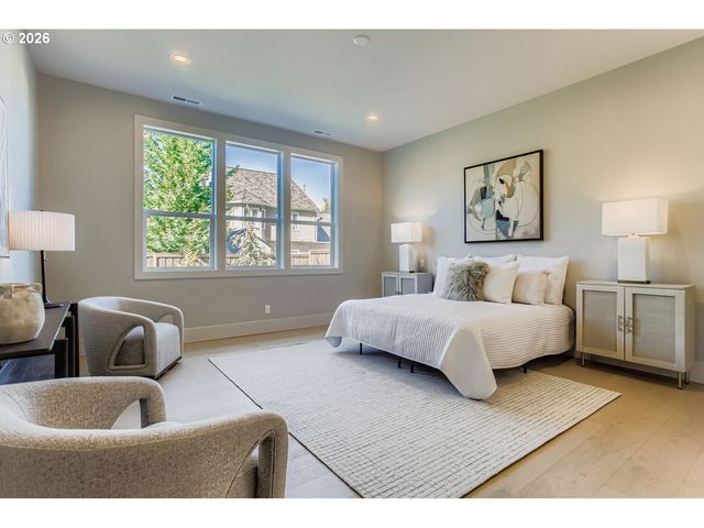 3651 Nw LANA Pl, Portland, OR 97229