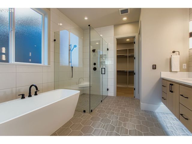 3651 Nw LANA Pl, Portland, OR 97229