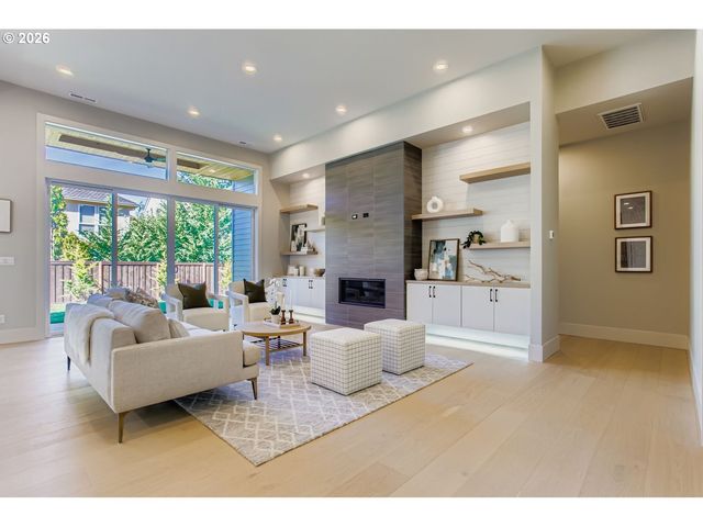 3651 Nw LANA Pl, Portland, OR 97229