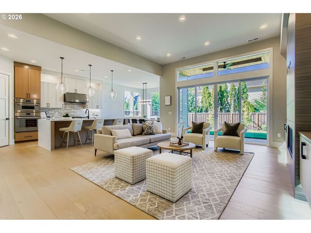 3651 Nw LANA Pl, Portland, OR 97229