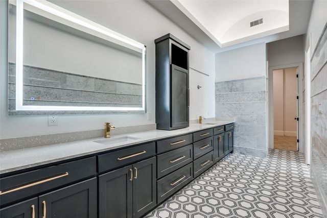 3221 S Glenbrook Drive, Garland, TX 75041