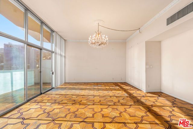 1155 N La Cienega Boulevard PH 4, West Hollywood, CA 90069