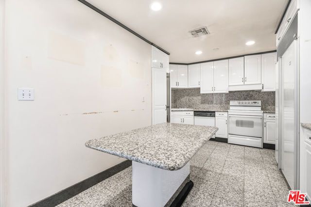 1155 N La Cienega Boulevard PH 4, West Hollywood, CA 90069