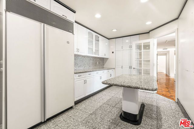 1155 N La Cienega Boulevard PH 4, West Hollywood, CA 90069