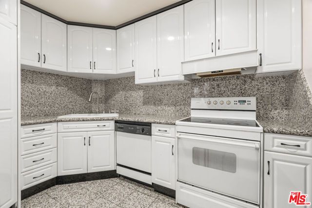 1155 N La Cienega Boulevard PH 4, West Hollywood, CA 90069
