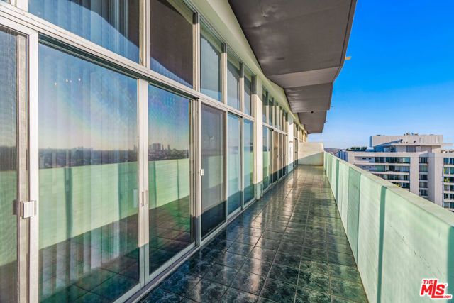 1155 N La Cienega Boulevard PH 4, West Hollywood, CA 90069