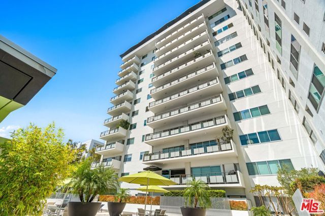 1155 N La Cienega Boulevard PH 4, West Hollywood, CA 90069