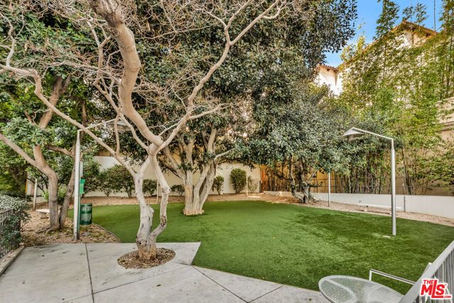 1155 N La Cienega Boulevard PH 4, West Hollywood, CA 90069