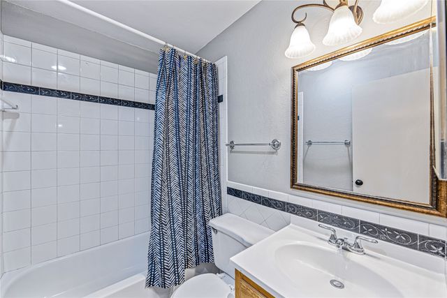 125 Sunnydale Court, Lewisville, TX 75067