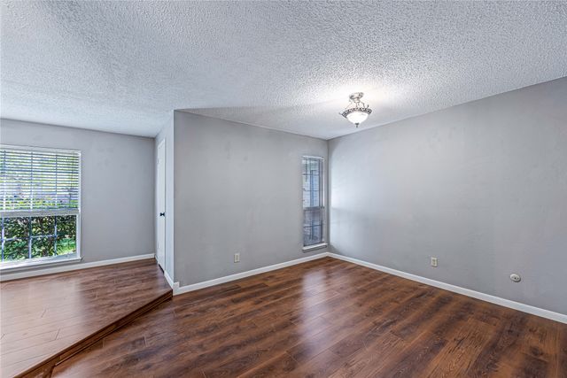 125 Sunnydale Court, Lewisville, TX 75067