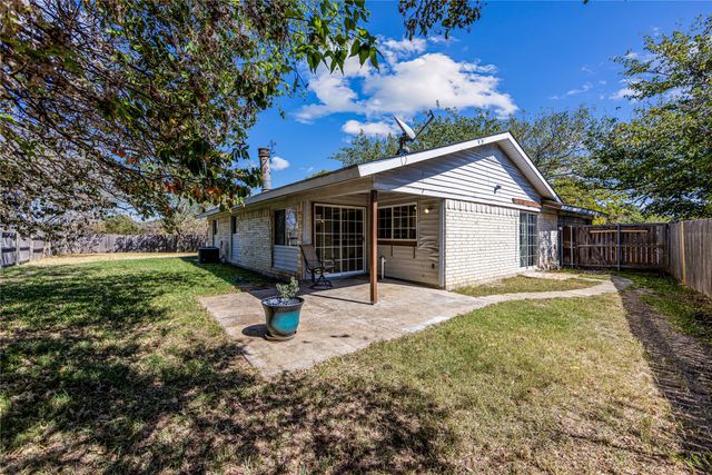 125 Sunnydale Court, Lewisville, TX 75067
