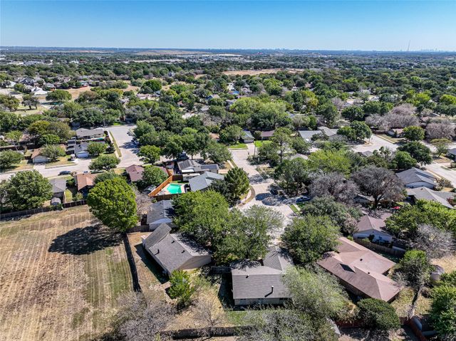 125 Sunnydale Court, Lewisville, TX 75067