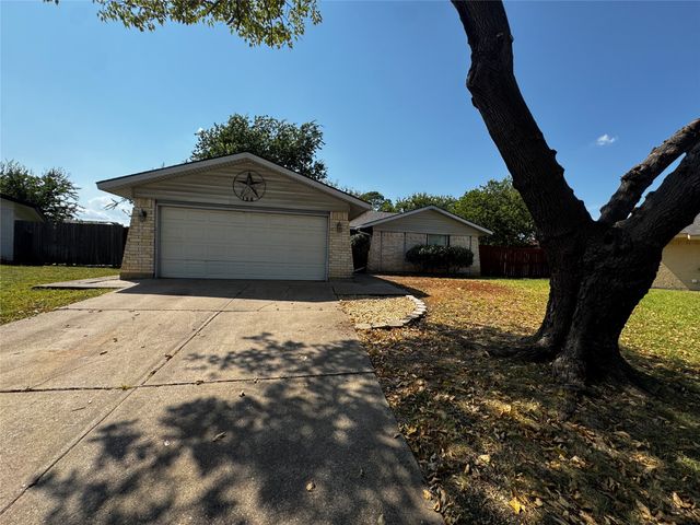 125 Sunnydale Court, Lewisville, TX 75067