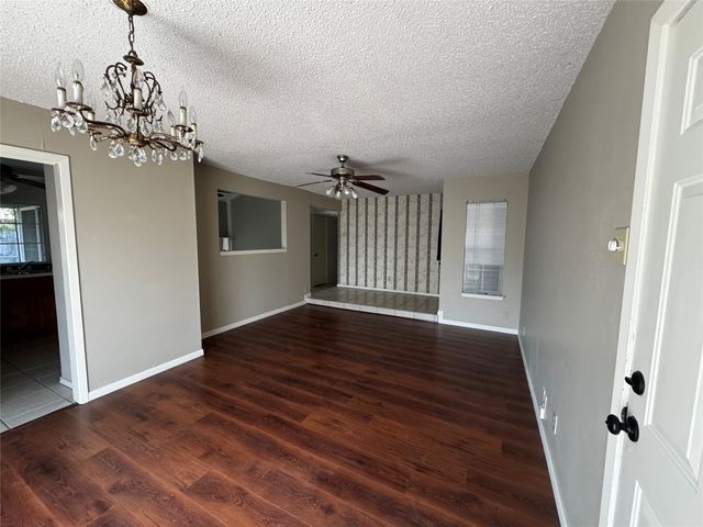 125 Sunnydale Court, Lewisville, TX 75067