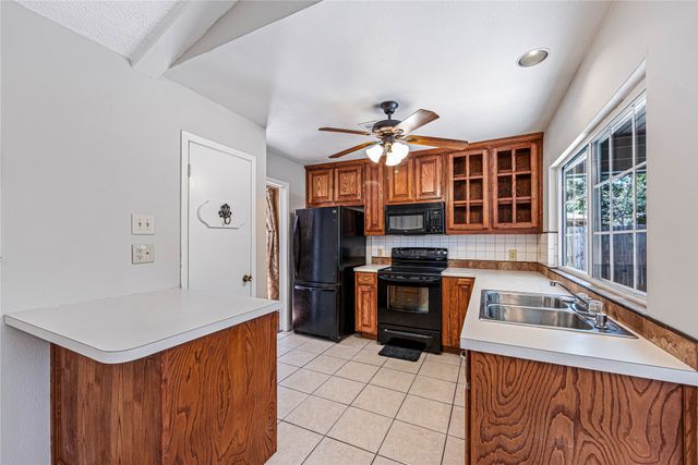125 Sunnydale Court, Lewisville, TX 75067