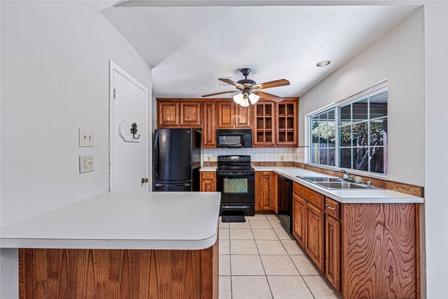 125 Sunnydale Court, Lewisville, TX 75067