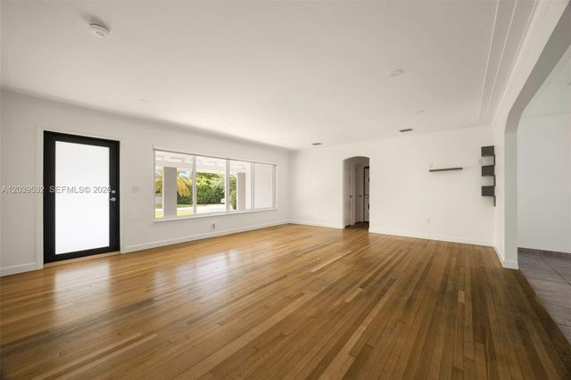 7840 SW 71st Avenue, Miami, FL 33143