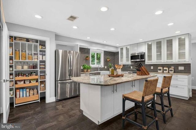 11724 RIVER DR, Lorton, VA 22079