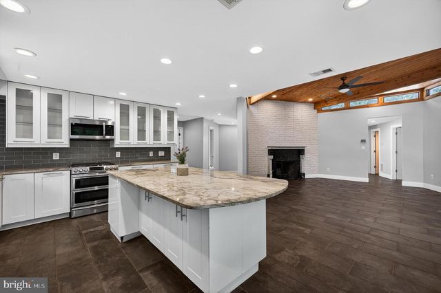 11724 RIVER DR, Lorton, VA 22079