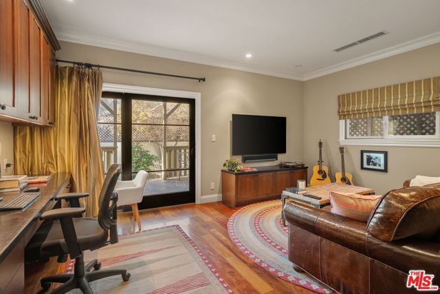 3457 Maplewood Avenue, Los Angeles, CA 90066