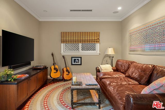 3457 Maplewood Avenue, Los Angeles, CA 90066