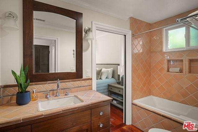 3457 Maplewood Avenue, Los Angeles, CA 90066