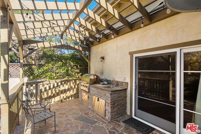 3457 Maplewood Avenue, Los Angeles, CA 90066