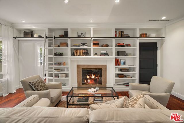 3457 Maplewood Avenue, Los Angeles, CA 90066