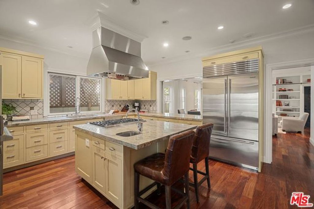 3457 Maplewood Avenue, Los Angeles, CA 90066