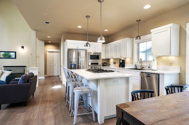 61388 Big Eddy Circle, Bend, OR 97702